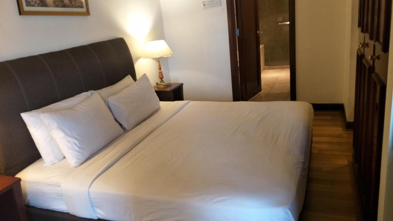 Kl Super Service At Times Square Hotel 5*